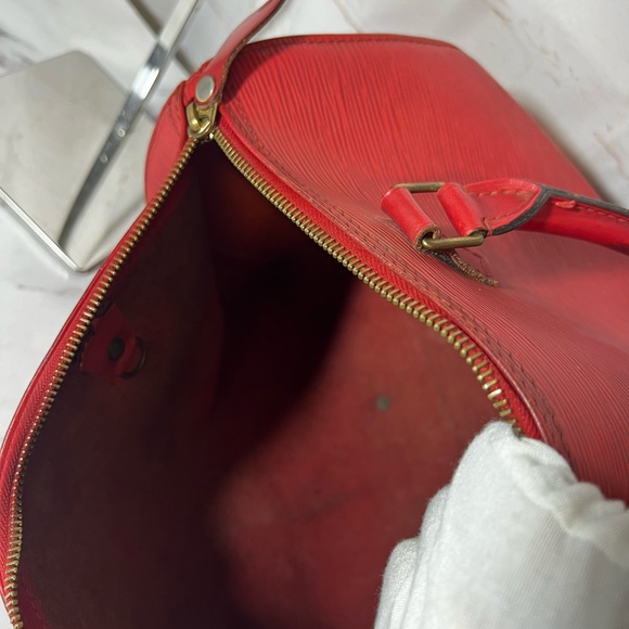 GUC Louis Vuitton Red Epi Speedy 30 Handbag - Picture 10 of 16